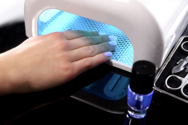 Curing nail, manicure hybrid, nail polishUtwardzanie paznokci, manicure hybrydowy, lakier do paznokci